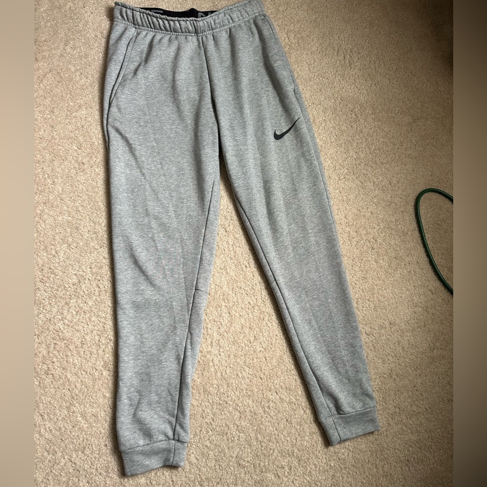 NIKE Gray Dri-Fit Men’s Joggers sweatpants
